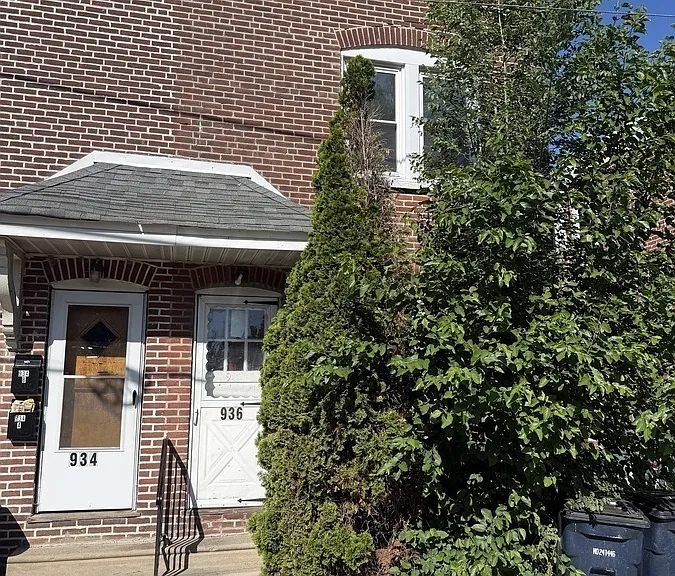 936 Simpson St #2 — Photo 1