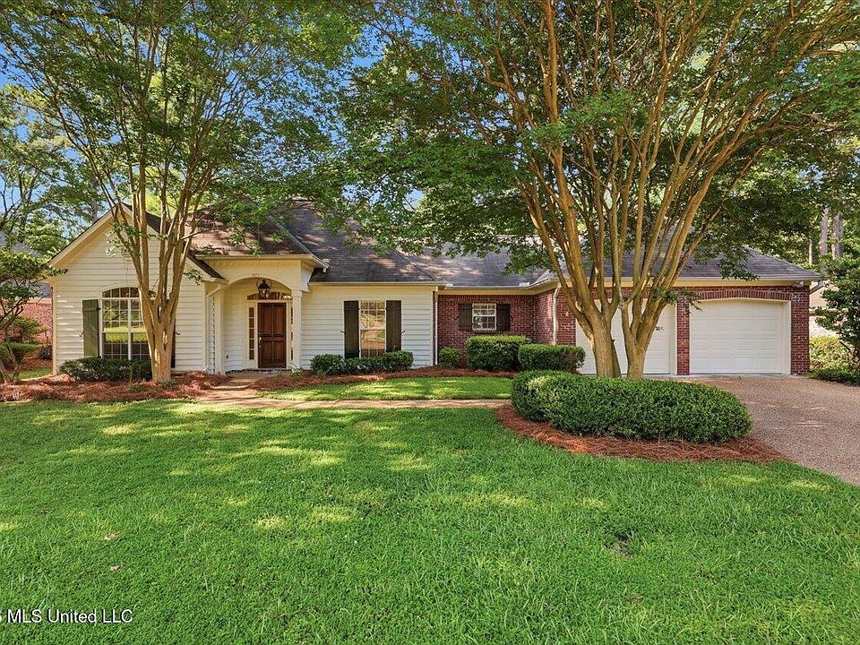 1st image of 383 Pinewood Ln