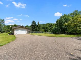 905 Daily Rd, Hudson, WI 54016