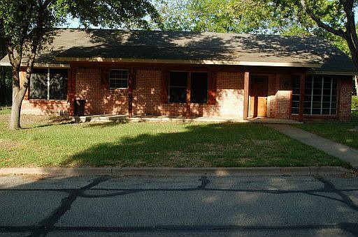 1st image of 104 Lumpkin Dr