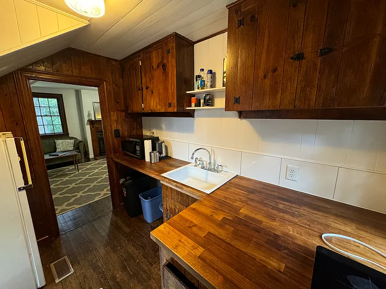 1022 Englewood Dr #1 — Photo 11