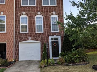 8213 Singleleaf Ln, Lorton, VA 22079