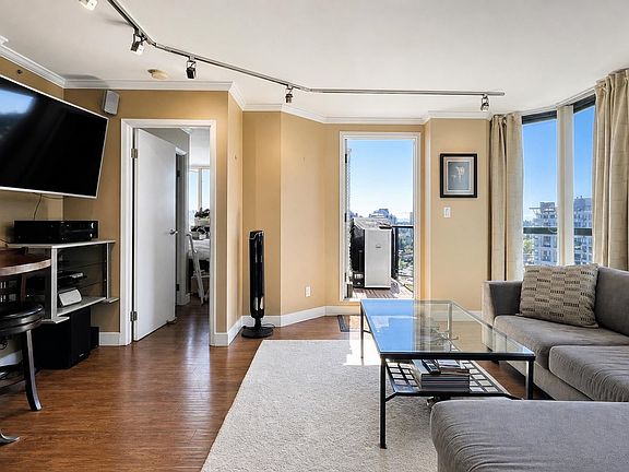 4th image of 838 Agnes St #1405