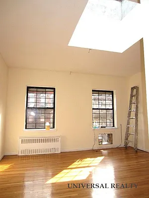 Rented by Universal Realty Group | media 40