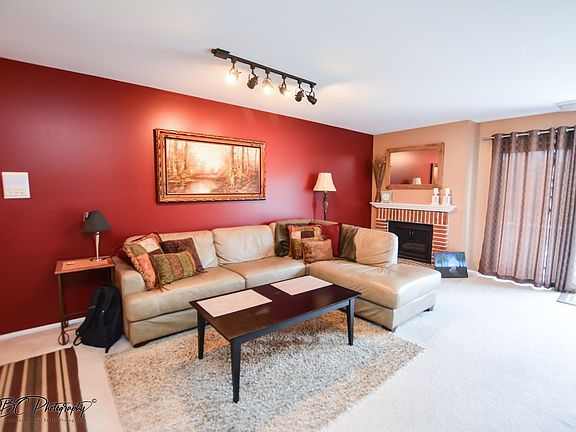 2nd image of 305 Wildberry Ct