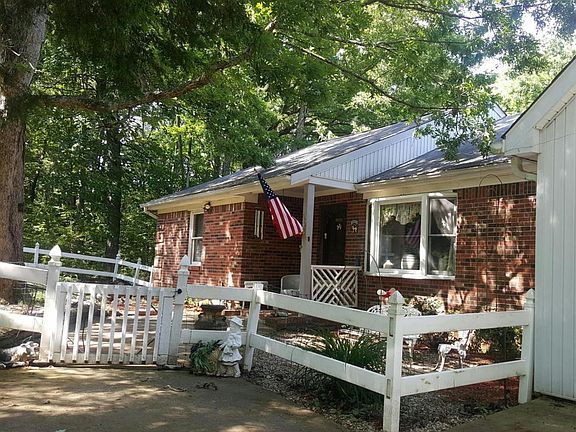 2nd image of 670 Simmons Ln