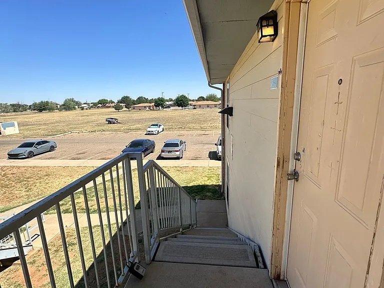 Echols 1500 - Sedona Apartments — Photo 4