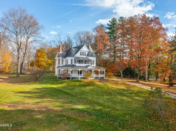 3 Whiteholme Rd, Lee, MA 01238