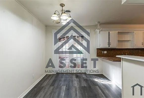 2604 SW 65th St — Photo 6