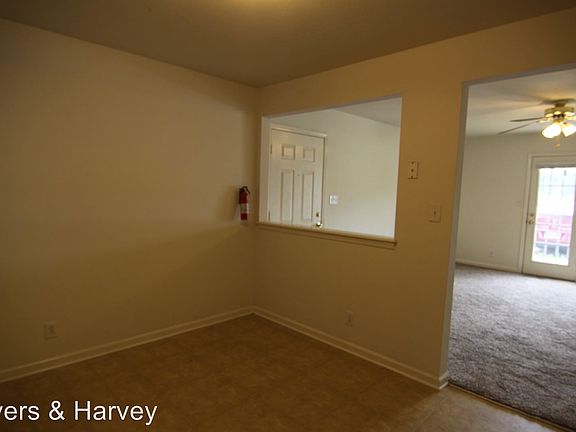 5th image of 313 Lansinger Ln APT A
