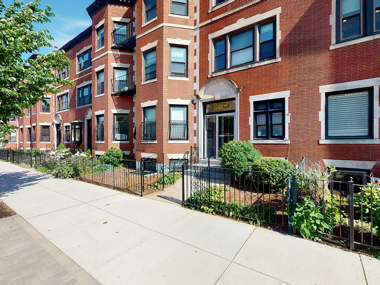 2 bed, 500 sqft, $2,650 — Photo 2