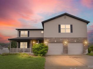 806 Erika Leigh Ct, Caseyville, IL 62232