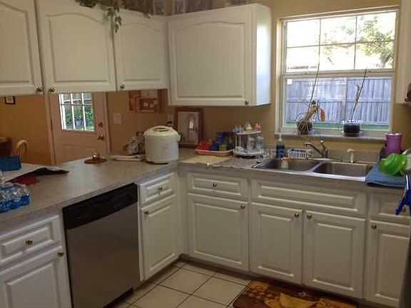 4th image of 905 N Mobley St