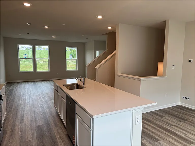 315 Alliance Dr — Photo 20