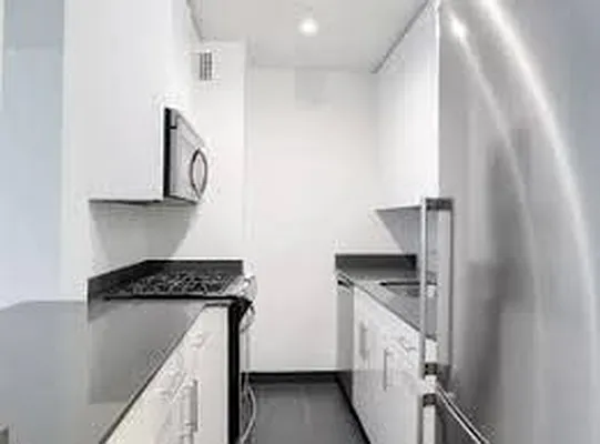 Rented by Bond New York | media 3