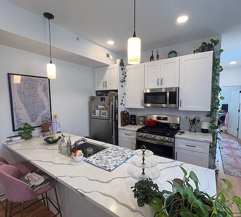 4th image of 1930 W Girard Ave #10992428