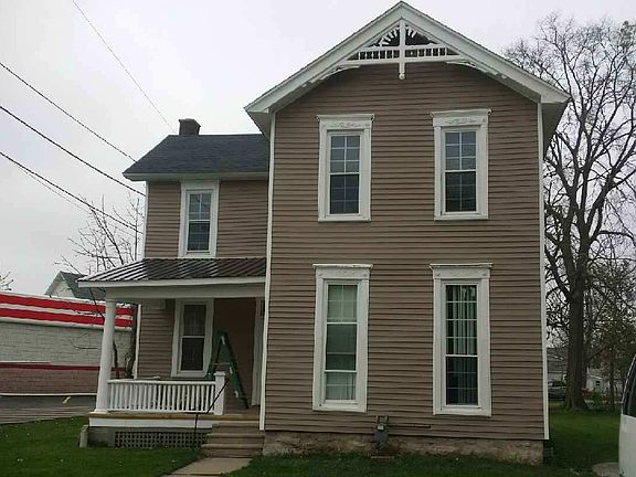 4th image of 21 E Davis St