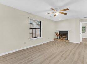 209 W Trinity St