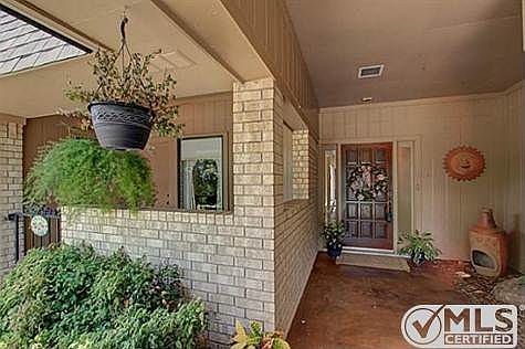 3rd image of 808 Shady Creek Dr