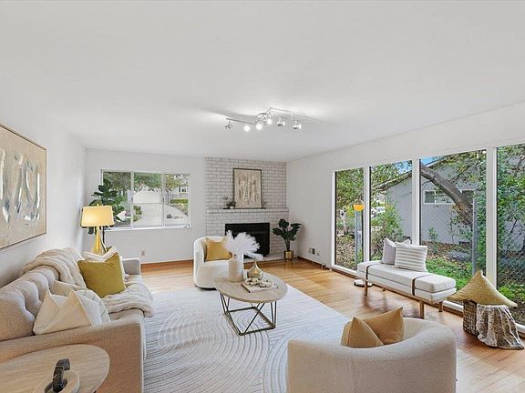4th image of 13910 Ravenwood Dr