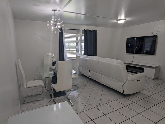4th image of 6051 SW 41st St #206