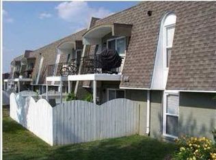 1502 La Fontenay Ct, Louisville, KY 40223
