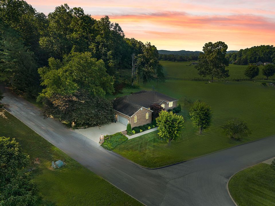 1st image of 871 Woods Edge Dr