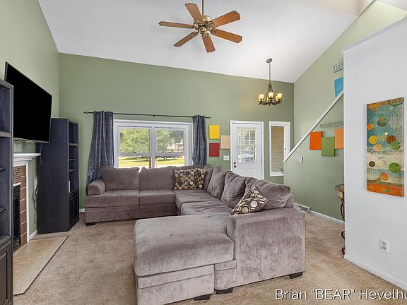 3rd image of 3026 Creek Ridge Dr