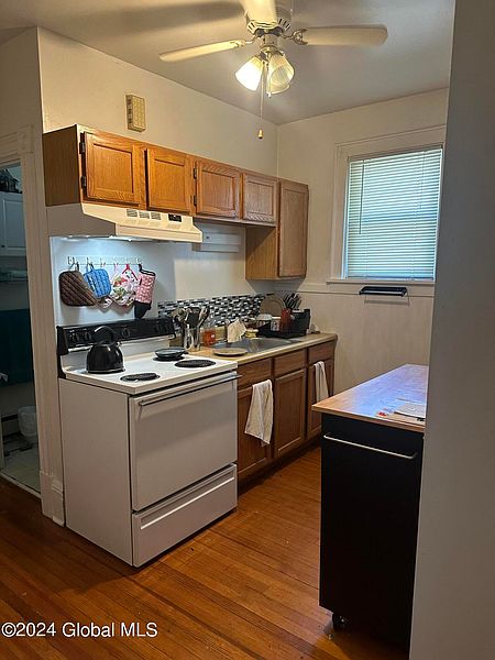 3rd image of 293 5th Avenue