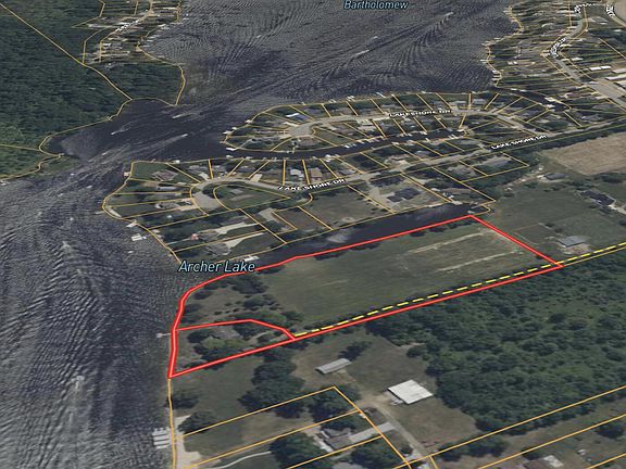 4th image of 797 Middle Lake Dr