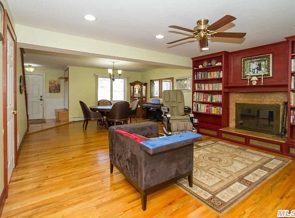 5th image of 18 Tulip Ln