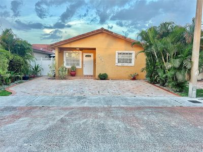 7559 W 29th Ln, Hialeah, FL, 33018