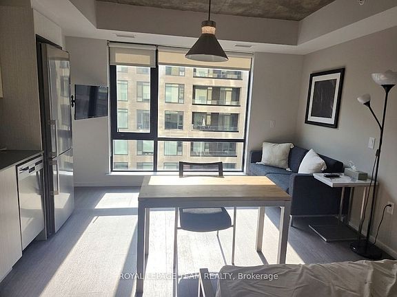 5th image of 105 Champagne Ave S #1118