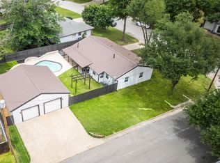 1303 Johns Dr, Euless, TX 76039