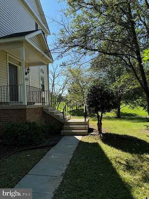 3 bed, 2.5 bath, 2200 sqft, $2,850 — Photo 2