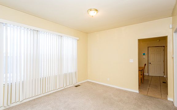3rd image of 8916 S Woodlawn Ave