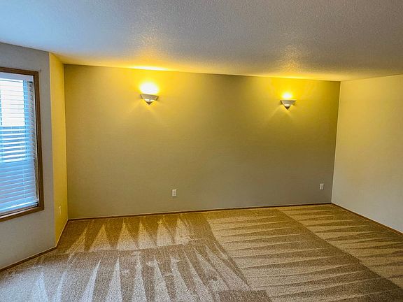 4th image of 16308 NE 74th Cir