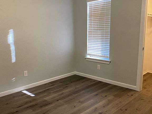 4th image of 402 Cates Dr #402