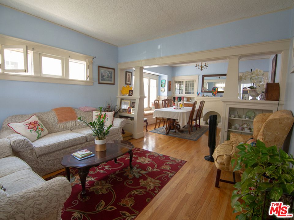 1st image of 1594 W 35th Pl