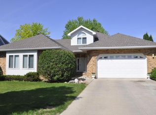 3407 River Dr S, Fargo, ND 58104