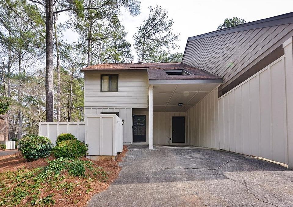 1st image of 893 Cedar Canyon Sq SE