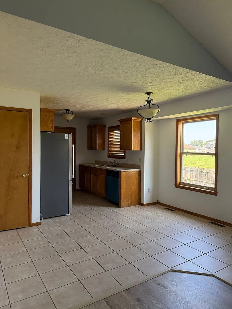 307 E Pintail Dr — Photo 2