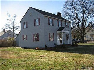 2nd image of 229 Oak St