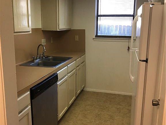 4th image of 12415 Deer Falls Dr #B