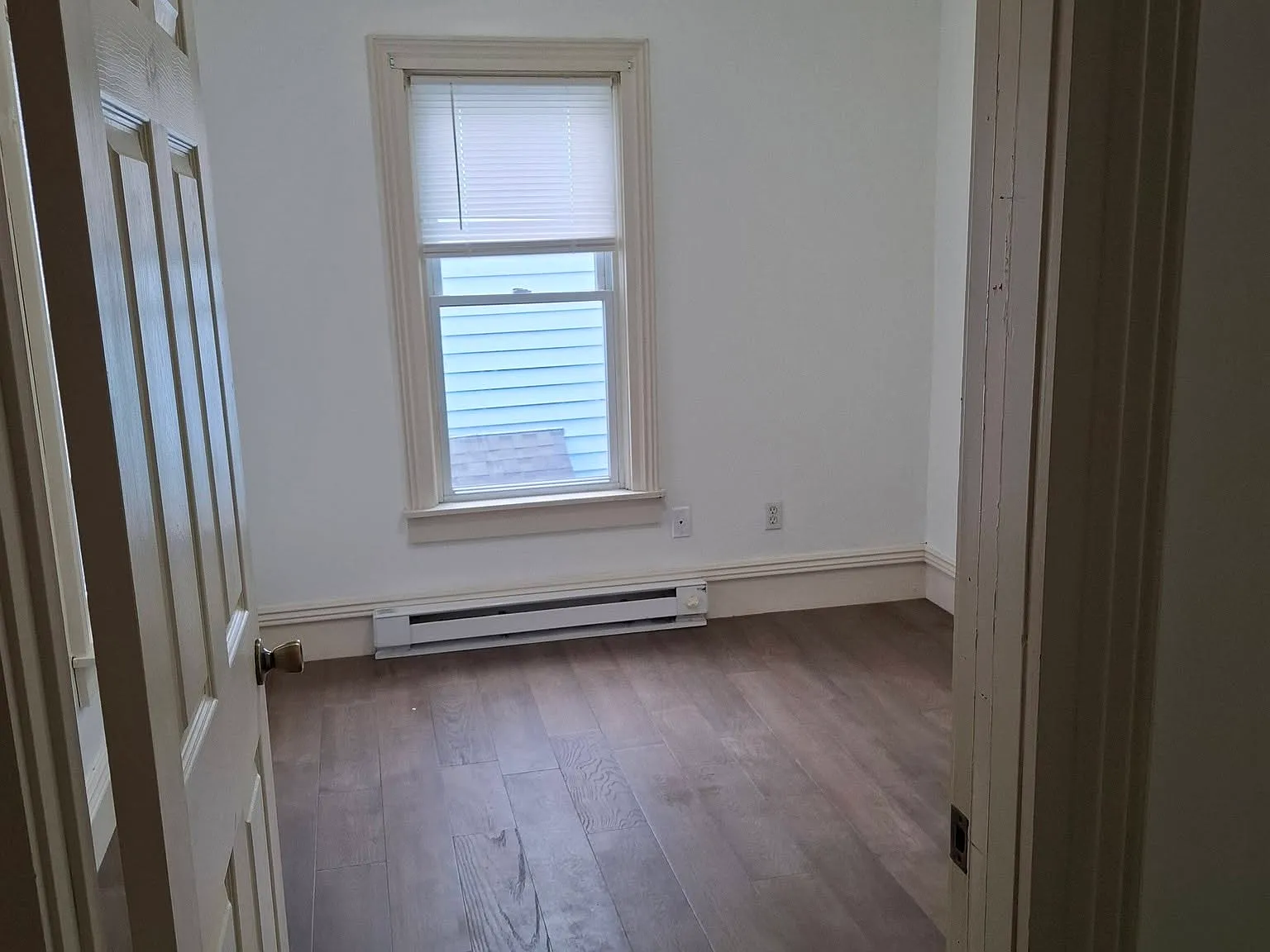 3 bed, 1.5 bath, 1500 sqft, $1,200 — Photo 4
