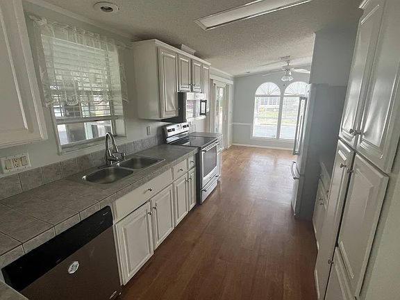 5th image of 2707 88th St E