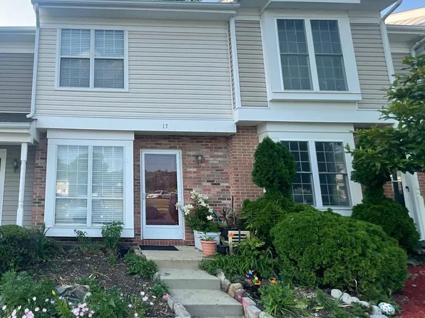 17 Providence Sq, Sterling, VA 20164