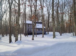 2269 Cramer Rd, Bushkill, PA 18324