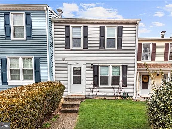3rd image of 1920 Pohick Creek Ct