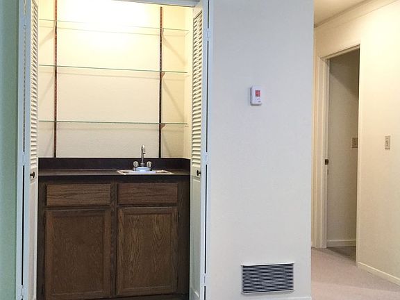 5th image of 401 100th Ave NE APT 211